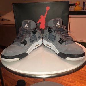 Air Jordan 4 Retro worn a handful of times